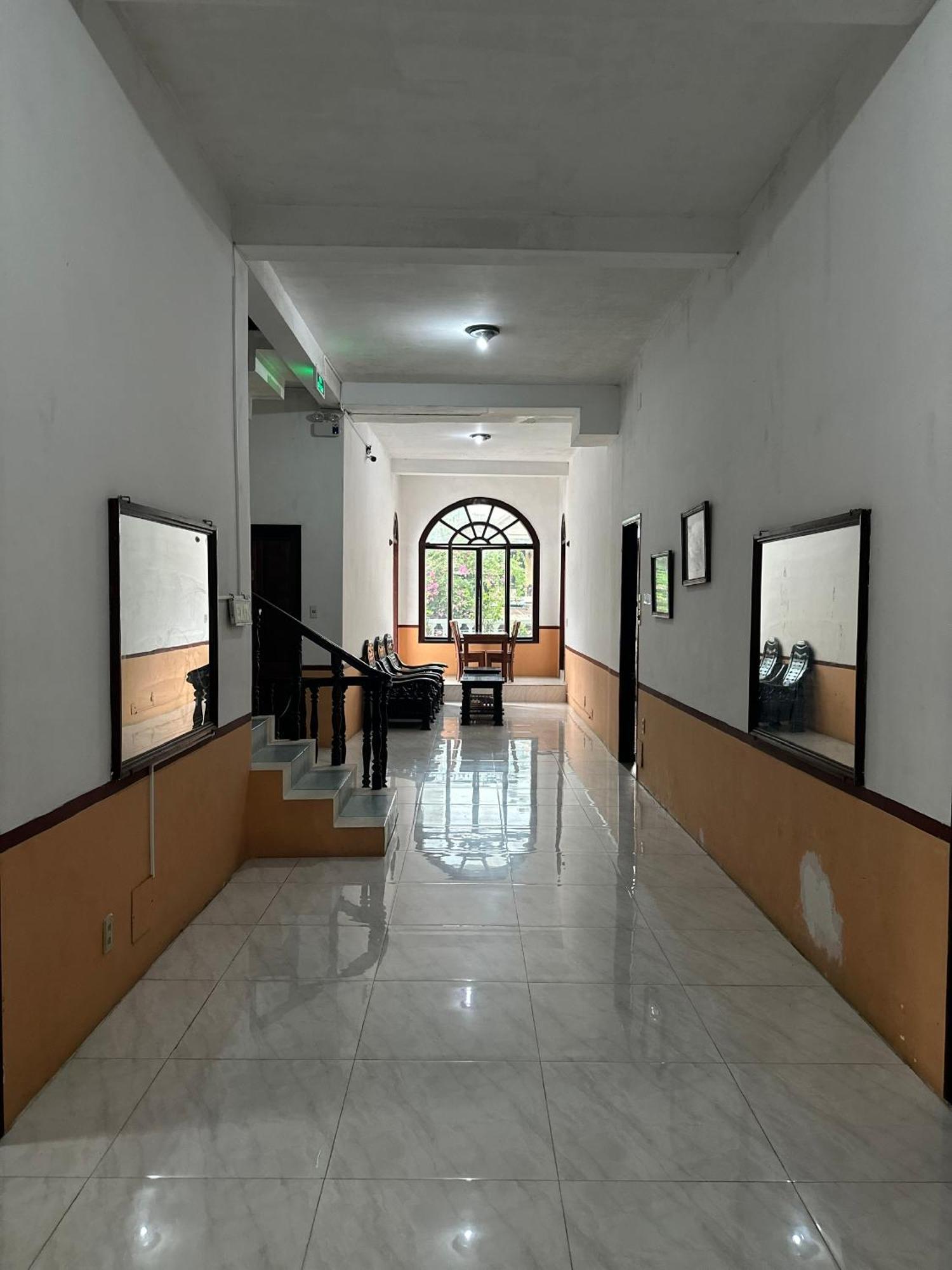 Dong Loi Hotel Hue Exteriör bild