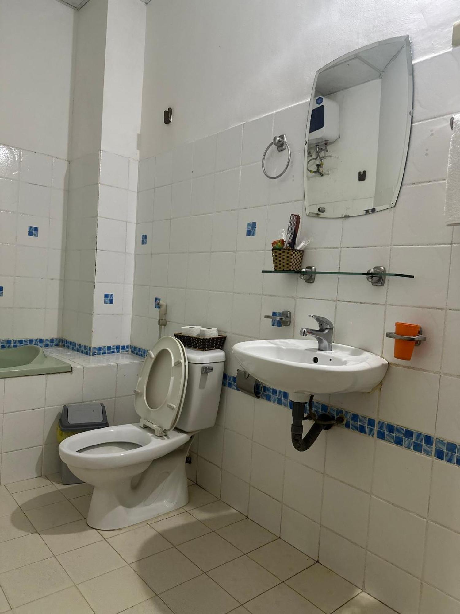 Dong Loi Hotel Hue Exteriör bild